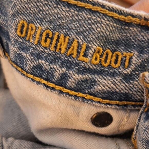 American Eagle Men's 30 x 36 Light Wash "Original Bootcut" Cotton Denim Jeans - Picture 5 of 7